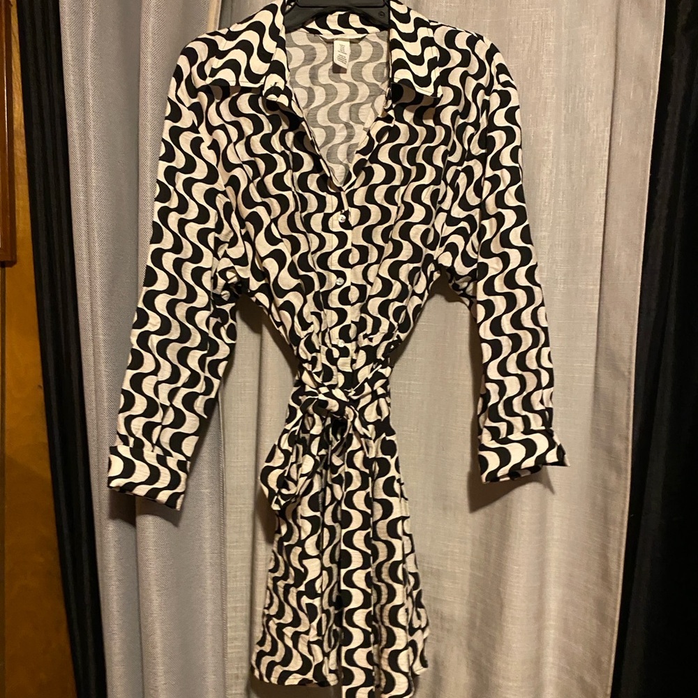 Black and White Patterned Women's Dress